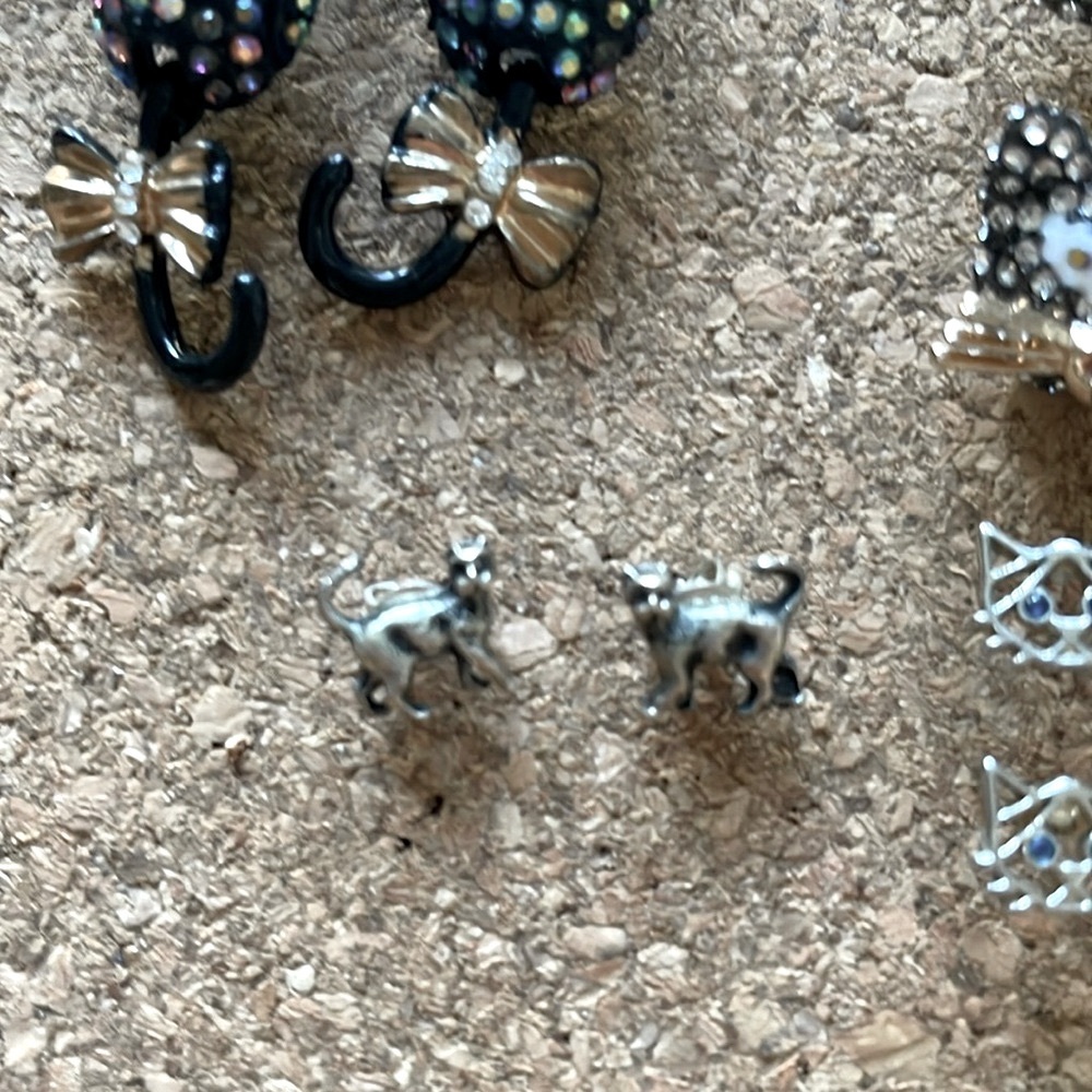 Cat Earrings - Picture 4 of 5